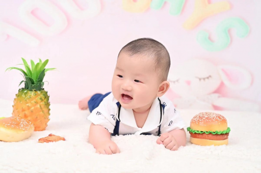 肥城宝宝在妈妈肚子里